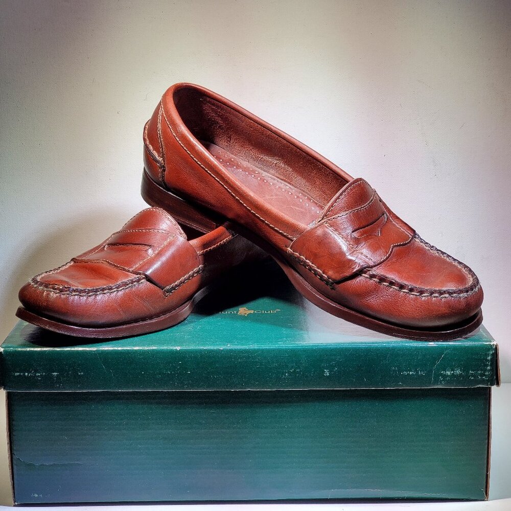 VINTAGE ***RARE*** HUNT CLUB MENS  MEDIUM BROWN PENNY LOAFERS  MADE IN BRAZIL